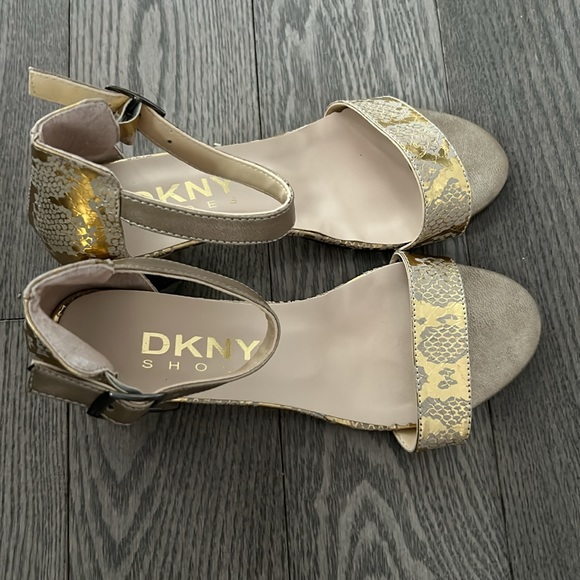 Beautiful sandals by DKNY💕 - Picture 2 of 12